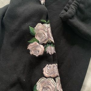 cropped Rose embroidered Kendall x Kylie hoodie